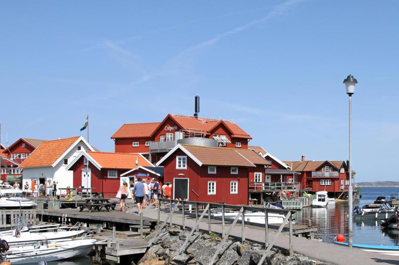 Seglarhotellet - Vandrarhem Pa Kaeringoen Karingon Esterno foto