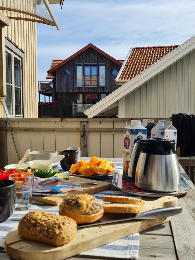Seglarhotellet - Vandrarhem Pa Kaeringoen Karingon Esterno foto